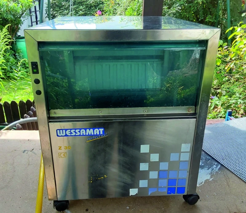 Eiswürfelmaschine